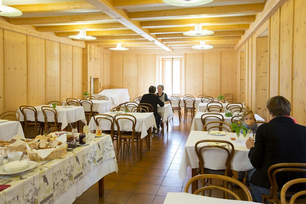 Auberge de l'Hospice Bourg-Saint-Pierre Extérieur photo