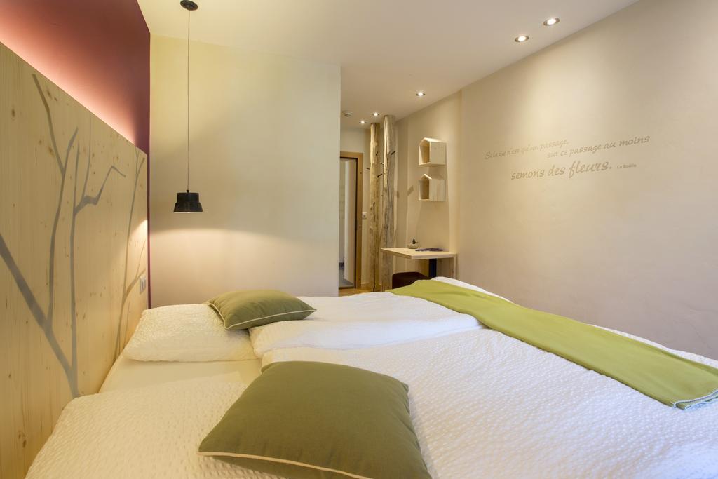Auberge de l'Hospice Bourg-Saint-Pierre Chambre photo