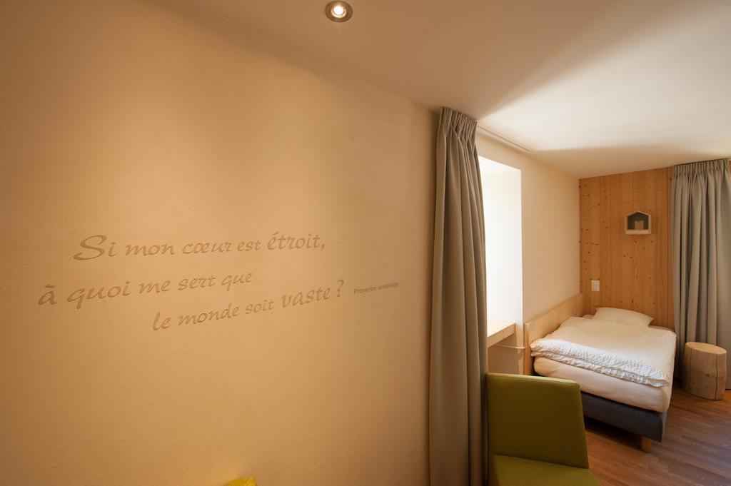 Auberge de l'Hospice Bourg-Saint-Pierre Chambre photo